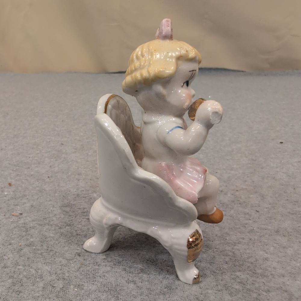 Vtg Porcelain Girl in Chair Figurine Gold Gilt Accents Numbered 2272 Pink Bow - Picture 2 of 6